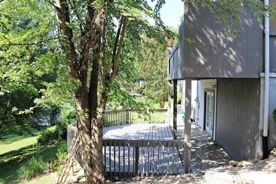 Escape to the lake without sacrificing comfort! This - photo 23