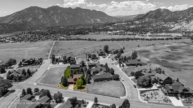 Beautifully updated and meticulously maintained, this move-in - photo 31