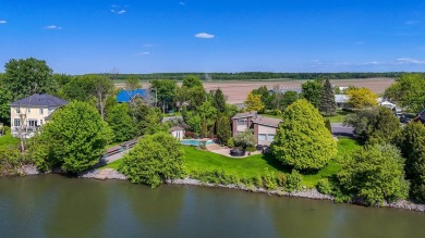 Lake Home For Sale in Saint-Charles-Sur-Richelieu,