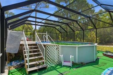 Homosassa!!! 3-bedroom 2 bath triple wide mobile home situated - photo 35