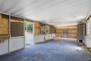 Homosassa!!! 3-bedroom 2 bath triple wide mobile home situated - photo 39