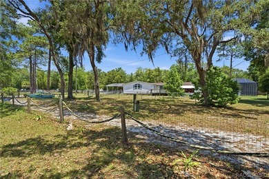Homosassa!!! 3-bedroom 2 bath triple wide mobile home situated - photo 42