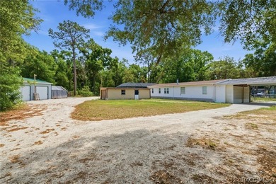 Homosassa!!! 3-bedroom 2 bath triple wide mobile home situated - photo 44