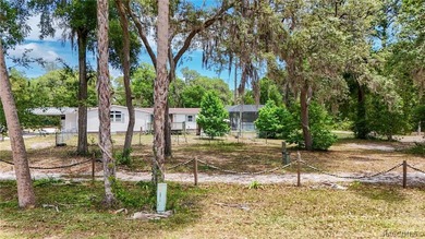 Homosassa!!! 3-bedroom 2 bath triple wide mobile home situated - photo 46
