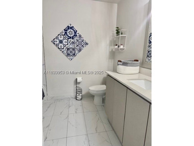 PRICE REDUCED!!!!MIX USE UNIT!!! WORK AND LIVE UNIT !!! 980SFT - photo 11