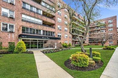 Welcome to Cryder Point. This sun-filled 1-bedroom, 1-bath co-op - photo 15