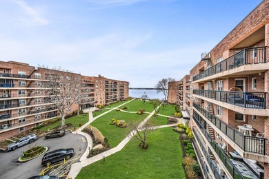 Welcome to Cryder Point. This sun-filled 1-bedroom, 1-bath co-op - photo 32