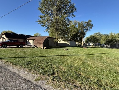 This cute home in Chippewa Subdivision has everything one could - photo 33