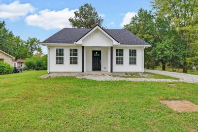 Lake Home For Sale in Jamestown, Tennessee