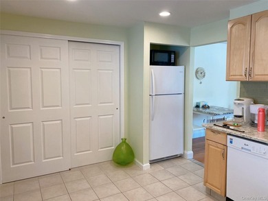 2-dwelling semi-detached with private driveway & 400 Sq ft - photo 11