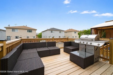 Welcome to this beautifully maintained single-family attached - photo 14