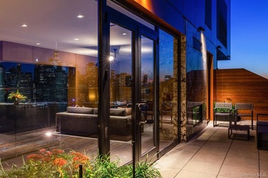 LUXURY WATERFRONT LIVING IN BROOKLYN HEIGHTS. IMMEDIATE - photo 20