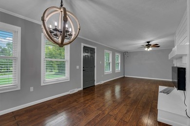 Looking for one level living with a feel of being out in the - photo 7