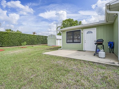 Welcome to this charming 2/2 home in the heart of Sebastian - photo 32