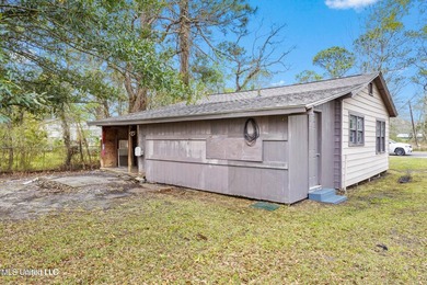 Great opportunity for investors! Updated home located on a quiet - photo 4