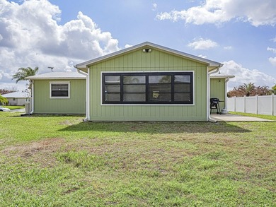 Welcome to this charming 2/2 home in the heart of Sebastian - photo 37
