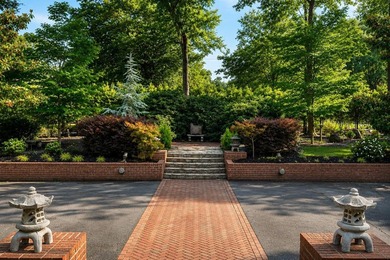 Welcome to 325 Lanham Circle, where timeless Southern elegance - photo 4