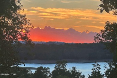 Welcome to 730 Chris Way--a rare, lake retreat FEATURED ON - photo 9