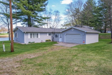 Smallwood Lake Home For Sale in Gladwin Michigan