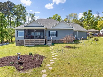 Lake Home For Sale in Ninety Six, South Carolina