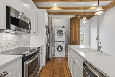 HIghly sought out 2 bed/2 bath condo in the Township of Colony - photo 10
