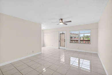 Located on the third and top floor with no neighbors above and - photo 2