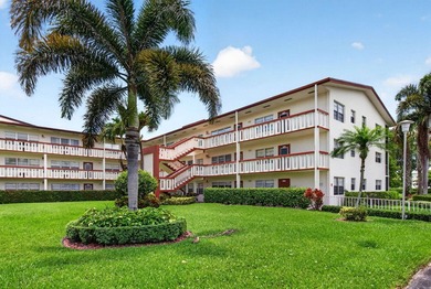 Located on the third and top floor with no neighbors above and - photo 3