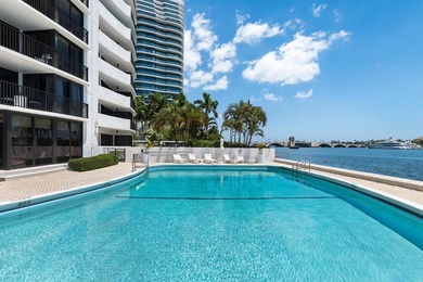 Beautifully renovated waterfront residence with unobstructed - photo 12