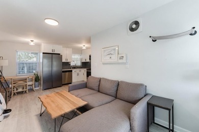 2 separate units / duplex. One in front one in back. One unit is - photo 16