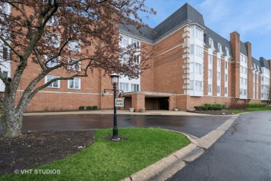 Lake Home For Sale in Buffalo Grove, Illinois