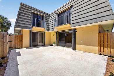 Spacious and well kept town home featuring a newer (2022) AC - photo 5