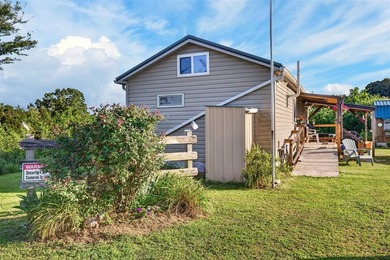Tiny home on 3 plus acres. Park like setting. Very private - photo 12