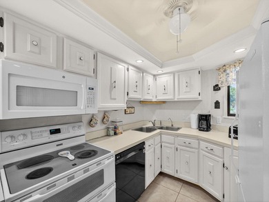 Don't miss this beautiful 3BR/2BA end unit condo, with tranquil - photo 12