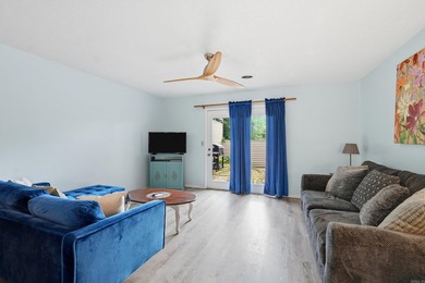 Welcome to this beautiful FULLY FURNISHED Lakewood Hills condo - photo 14