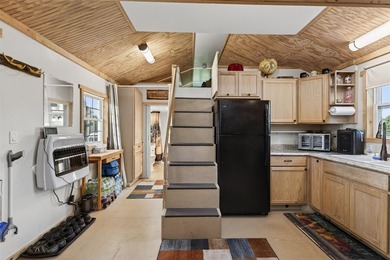 Tiny home on 3 plus acres. Park like setting. Very private - photo 31