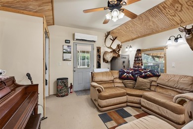 Tiny home on 3 plus acres. Park like setting. Very private - photo 34
