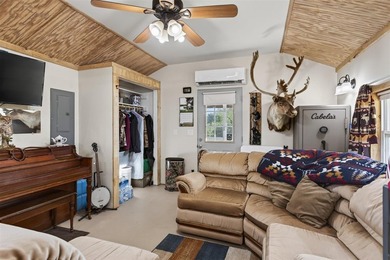 Tiny home on 3 plus acres. Park like setting. Very private - photo 35