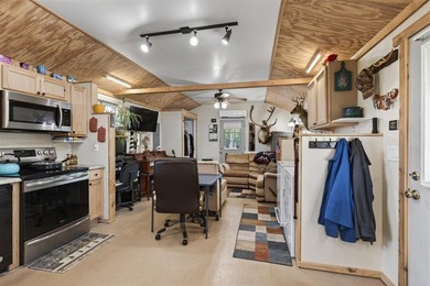 Tiny home on 3 plus acres. Park like setting. Very private - photo 41