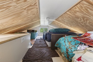 Tiny home on 3 plus acres. Park like setting. Very private - photo 45