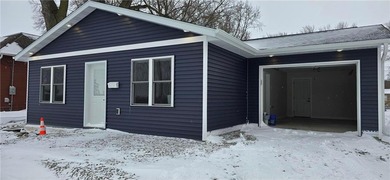 Albert Lea Lake Home For Sale in Albert Lea Minnesota