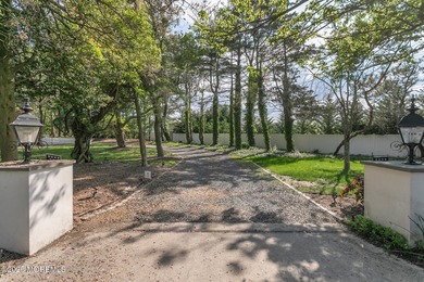 A True Waterfront Unicorn in Toms River! Discover over 2.5 acres - photo 11