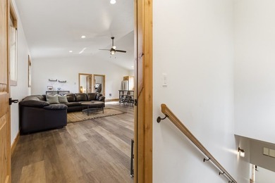 Looking for the perfect spot for your toys and hobbies? This - photo 14