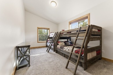 Looking for the perfect spot for your toys and hobbies? This - photo 22
