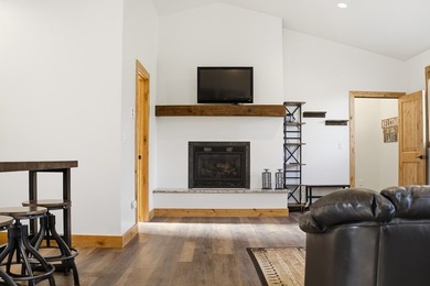 Looking for the perfect spot for your toys and hobbies? This - photo 31