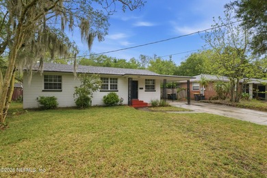 Experience refined living in this meticulously maintained - photo 2