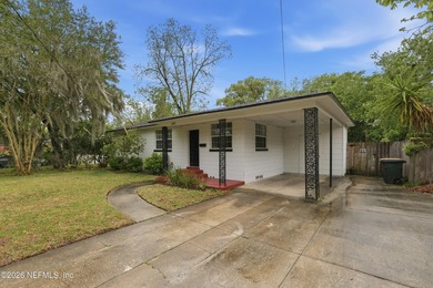 Experience refined living in this meticulously maintained - photo 4