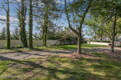 A True Waterfront Unicorn in Toms River! Discover over 2.5 acres - photo 49