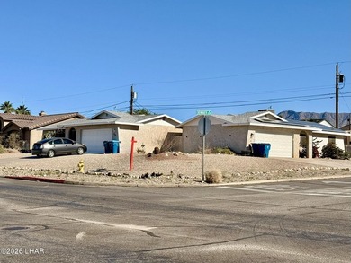 Rare true separate-unit duplex on a prime corner lot in Lake - photo 2