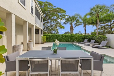 Fully upgraded 4BR/3.5BA pool home within prestigious Palm Beach - photo 2