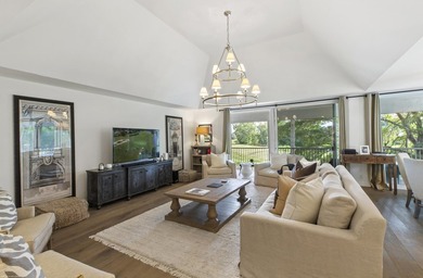 Fully upgraded 4BR/3.5BA pool home within prestigious Palm Beach - photo 6